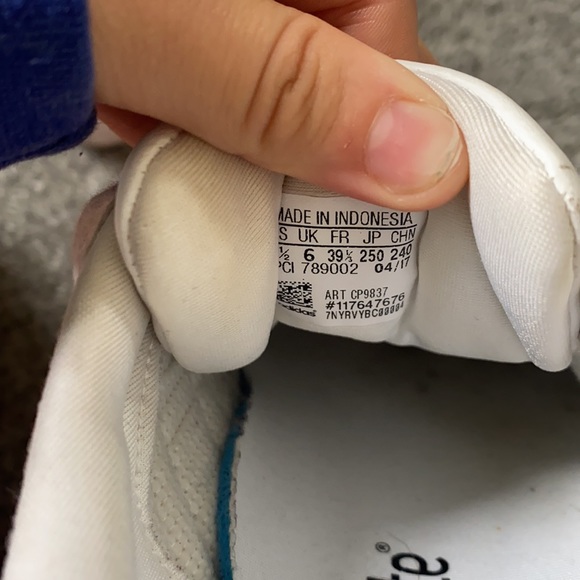 Adidas rainbow shoes - Picture 5 of 5